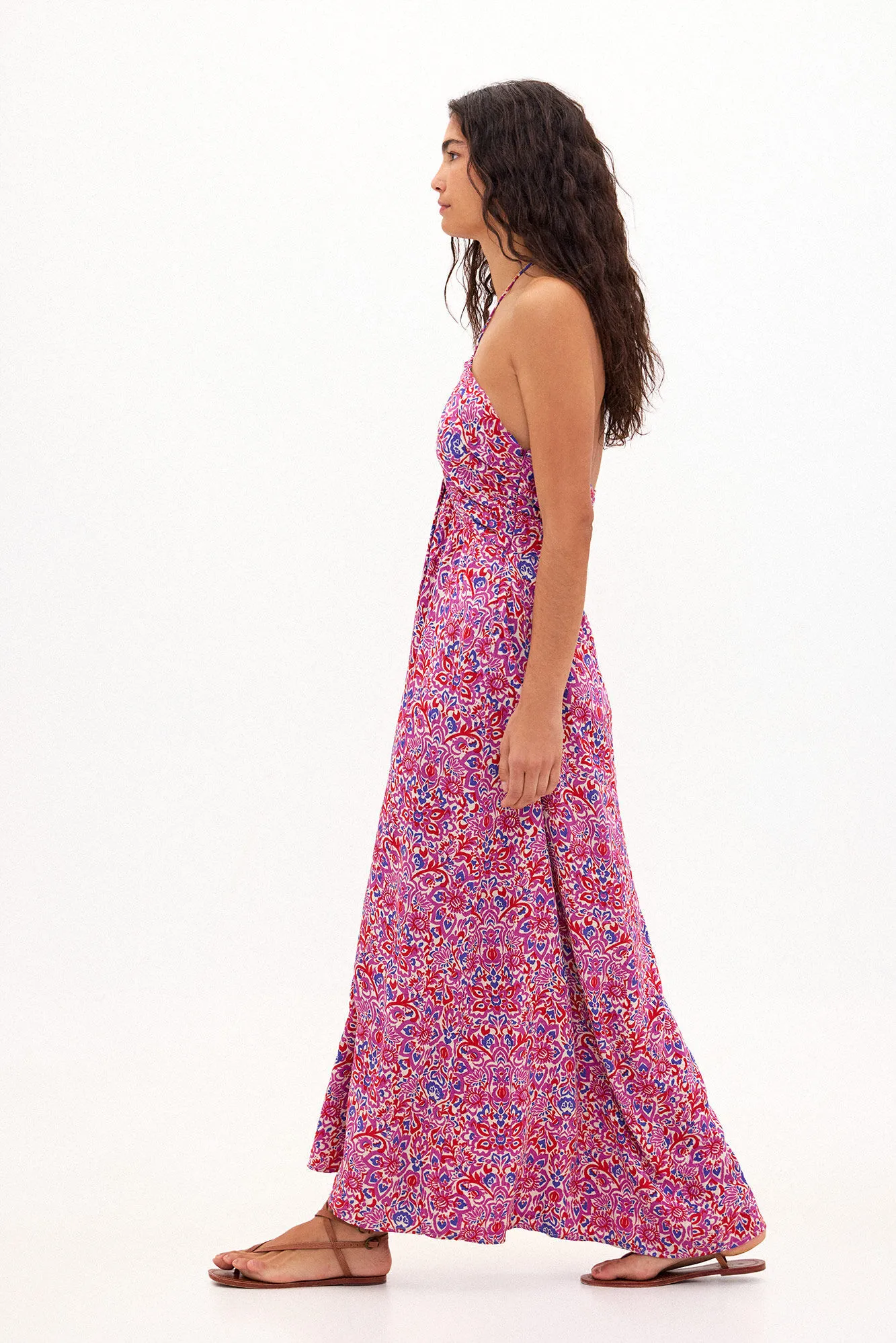 Famelina. Vestido cut outs