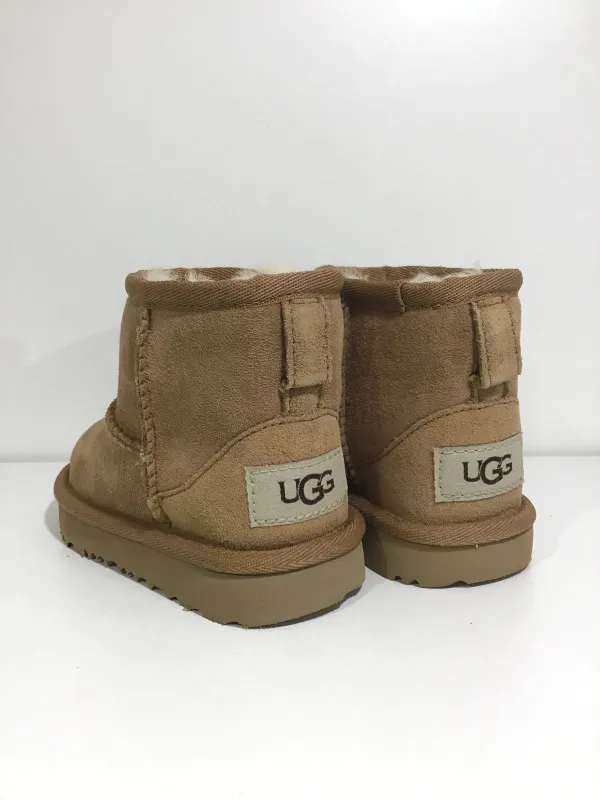 UGG mini